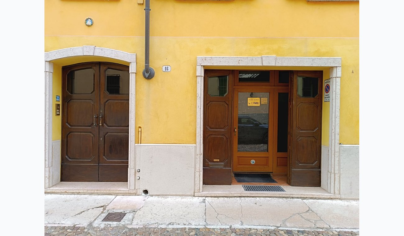Ingresso dello Studio Paroli in Via Concezione 16 a Mantova